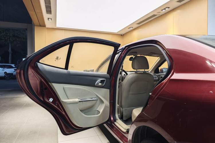 Used Baojun 630 2014 1.5L automatic comfort version
