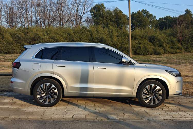 Used Hima AITO M7 2024 1.5T Rear-Drive Plus Version 5 Seats