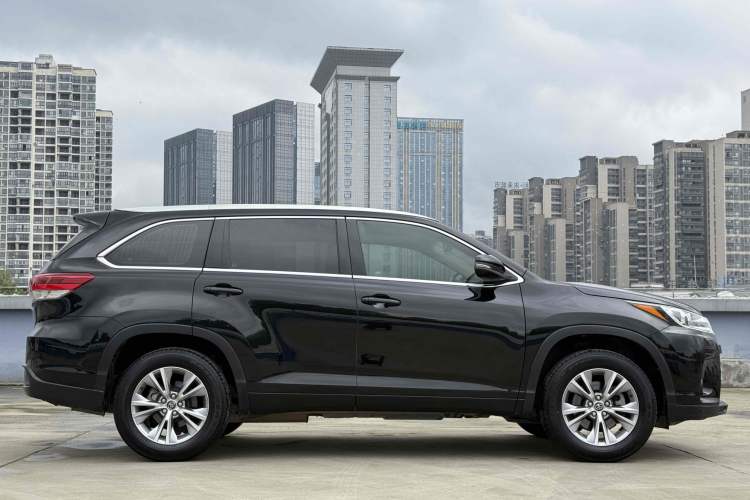 Used Toyota Highlander 2018 2.0T Two-Wheel Drive Elite Edition 7 Seats Emission Standard China V
