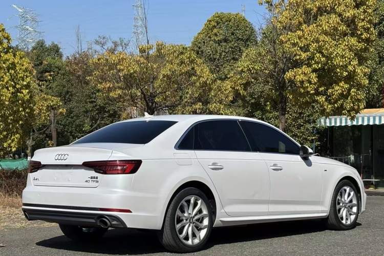 Used Audi A4L 2018 30th Anniversary Edition 40 TFSI Fashion Model
