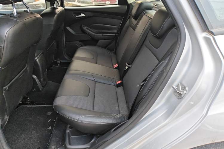 Used Ford Focus 2012 Sedan 1.6L Automatic Fashion Edition