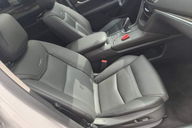 Used Cadillac XT5 2018 25T Luxury Model
