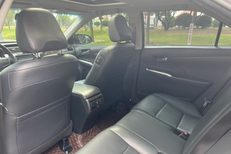 Used Toyota Camry 2016 2.0G 10th Anniversary Leading Edition
