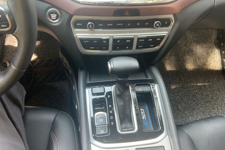 Used GAC Trumpchi GS8 2017 320T Two-Wheel Drive Luxury Smart Connectivity Version (7 Seats)