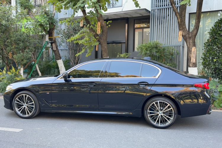 Used BMW 5 Series 2022 Second Facelift 530Li Leading Edition M Sport Package
