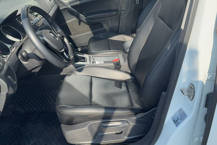 Used Volkswagen Golf 2020 200TSI DSG Comfortable and Ambitious Edition
