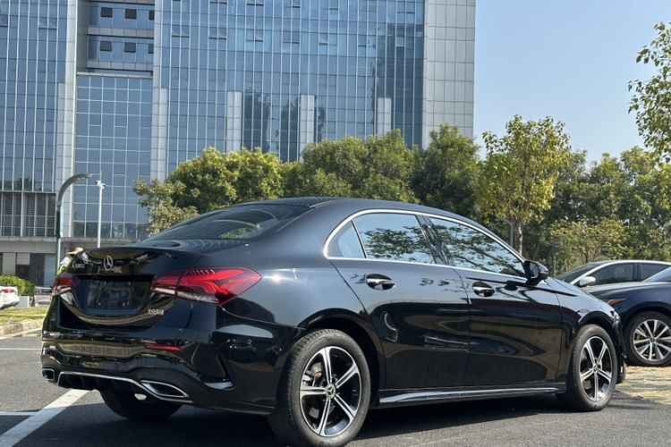 Used Mercedes-Benz A-Class 2022 Revised Version A 200 L Sport Sedan Fashionable Style