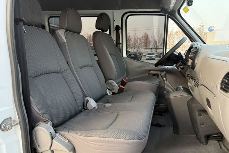 Used JMC Transit 2017 2.8T Commercial Version Short Wheelbase Mid-Roof 6/7/8-Seater JX493
