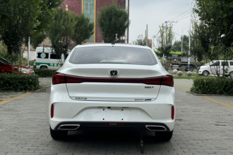 Used Changan Eado 2023 Changan Edition PLUS Blue Whale NE 1.4T GDI DCT Prestige Version
