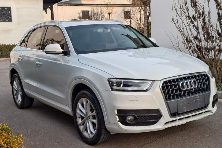Used Audi Q3 2016 30 TFSI Collector's Edition Comfort Model

