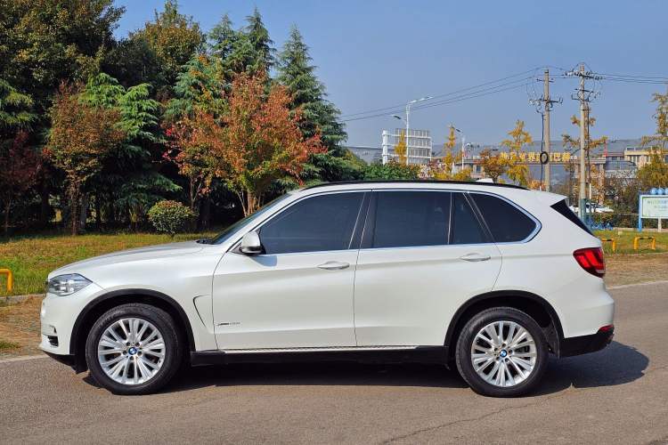 Used BMW X5 2015 xDrive28i
