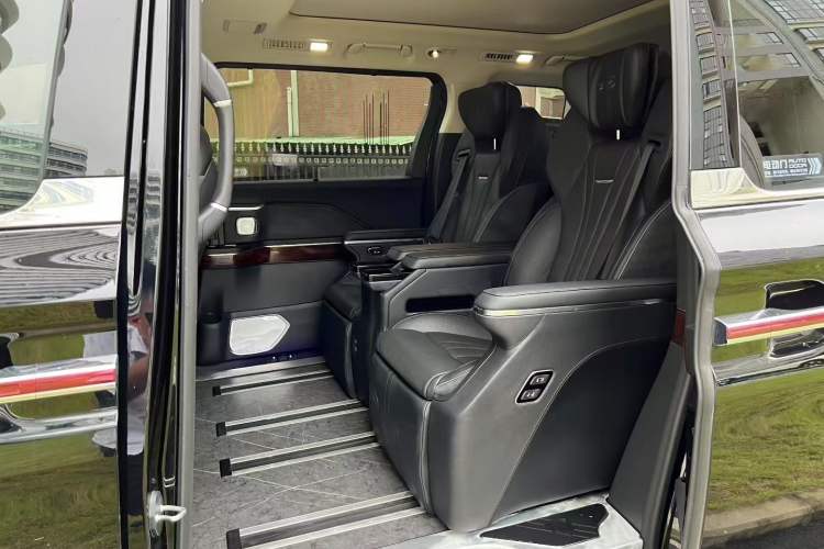 Used Hongqi HQ9 2023 2.0T Smart Connect Flagship Edition
