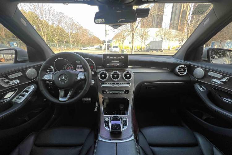 Used Mercedes-Benz GLC 2016 GLC 300 4MATIC Dynamic Model
