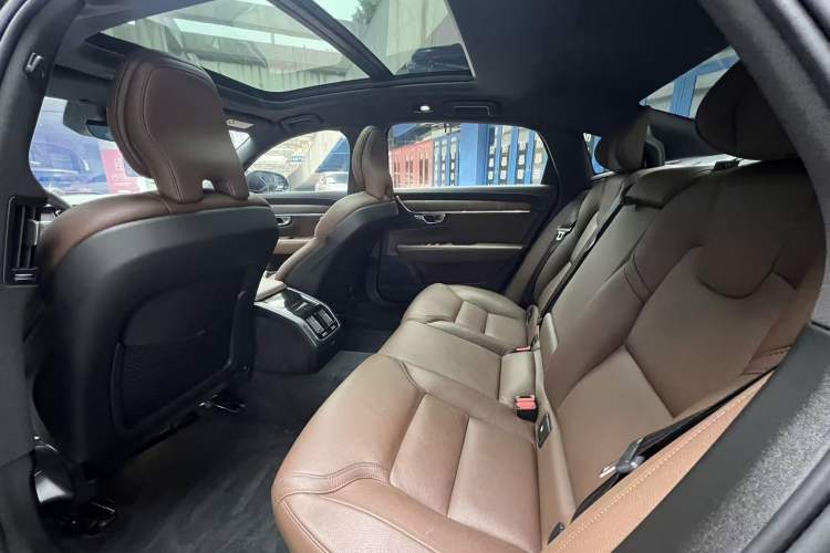 Used Volvo S90 2024 B5 Zhiyuan Luxury Edition