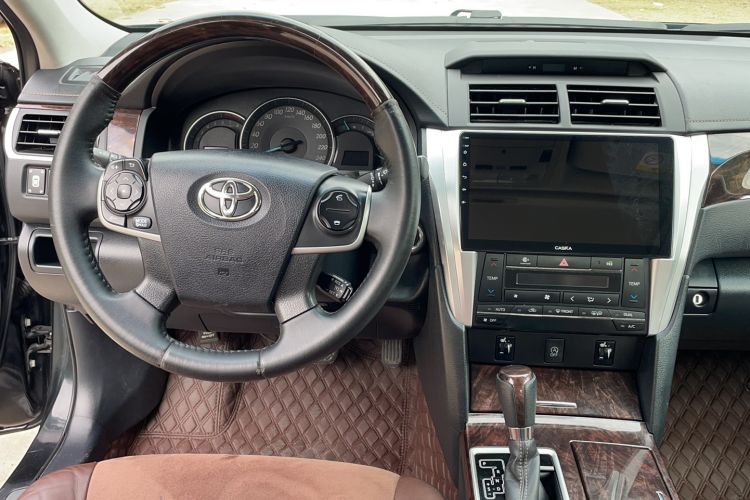 Used Toyota Camry 2016 2.5G 10th Anniversary Deluxe Navigation Edition
