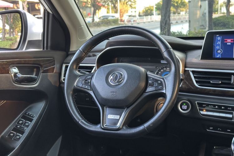 Used Dongfeng Fengon 580 2018 1.5T CVT Smart Connectivity Version
