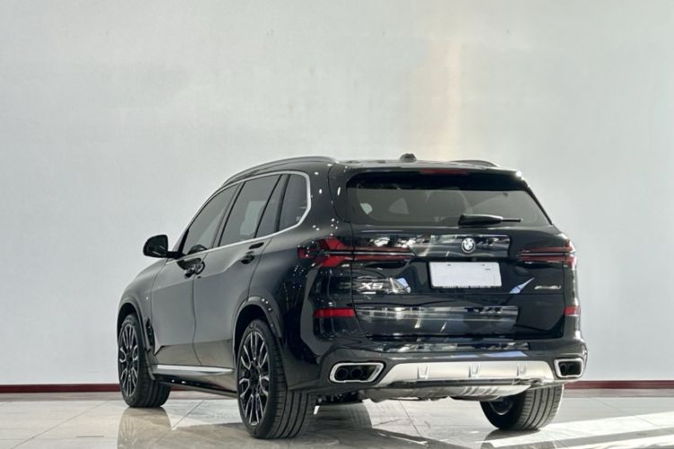 Used BMW X5 2023 xDrive 40Li M Sport Night Edition Package
