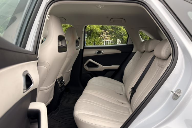 Used BYD Yuan UP 2025 Intelligent Driving Version 401 KM Dynamic Edition
