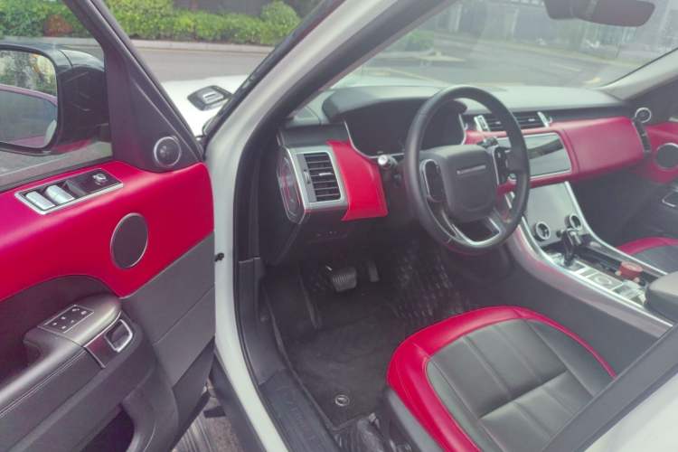 Used Land Rover Range Rover Sport 2020 3.0 L6 SE
