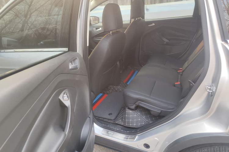 Used Ford Kuga 2015 1.5L GTDi Two-Wheel-Drive Comfort Model
