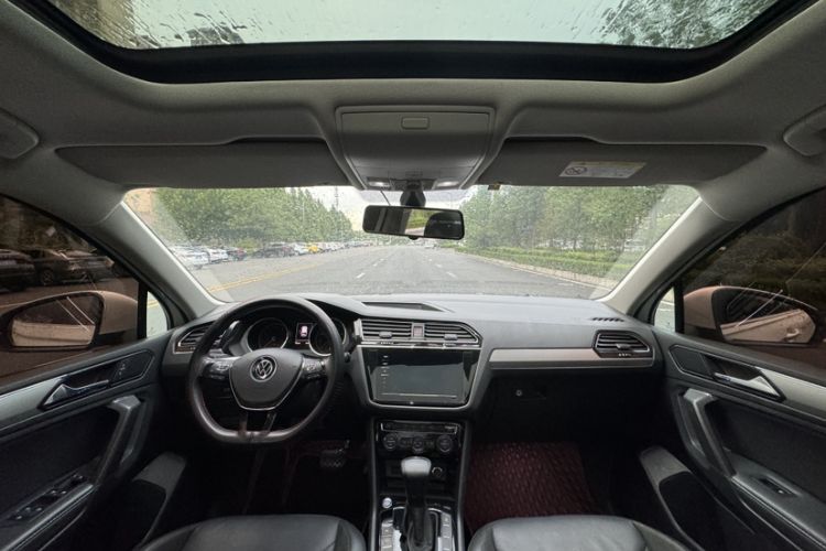 Used Volkswagen Tiguan L 2021 330TSI Automatic Two-Wheel Drive Smart Edition
