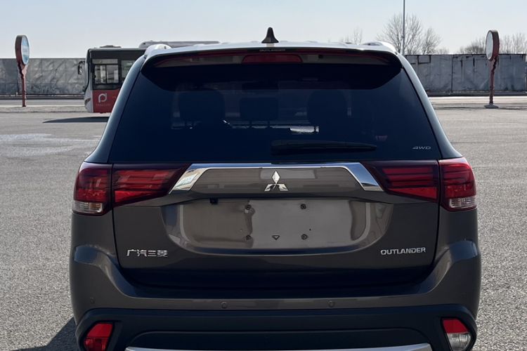 Used Mitsubishi Outlander 2018 2.4L 4x4 Elite Edition 5 Seats
