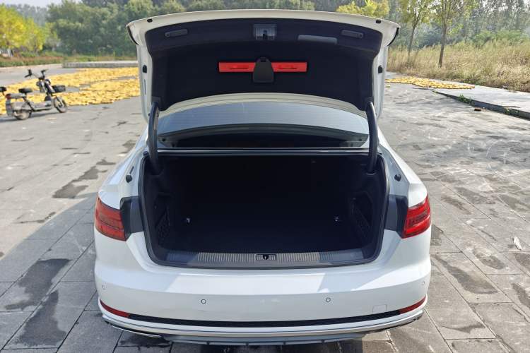 Used Audi A4L 2019 40 TFSI Fashion Edition China VI Emission Standard
