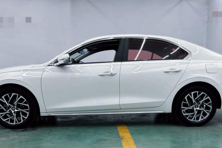 Used Hyundai Mistra 2021 1.8L CVT GLX Elite Edition
