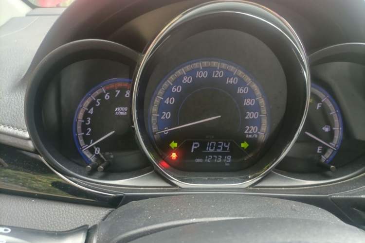 Used Toyota YARiS L 2016 Revised Version 1.5G CVT with Dynamic Sunroof
