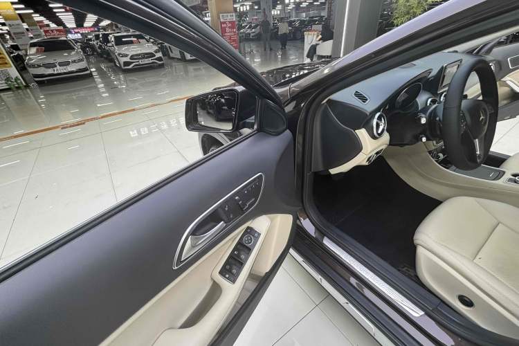 Used Mercedes-Benz GLA 2015 GLA 200 Sport Edition
