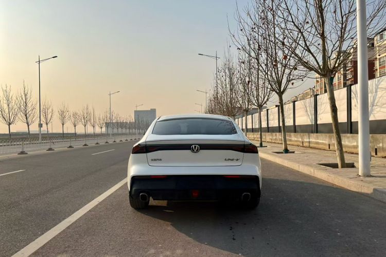 Used Changan UNI-V 2022 1.5T Prestige Version