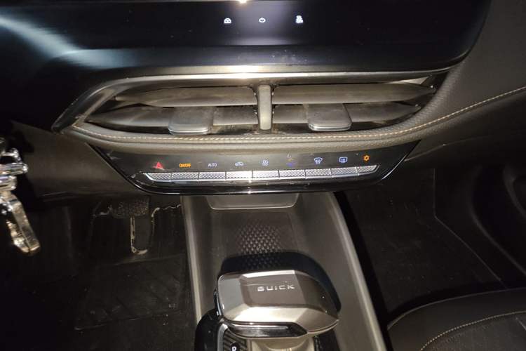 Used Wuling Hongguang MINIEV 2022 Macaron Premium Model – Lithium Iron Phosphate
