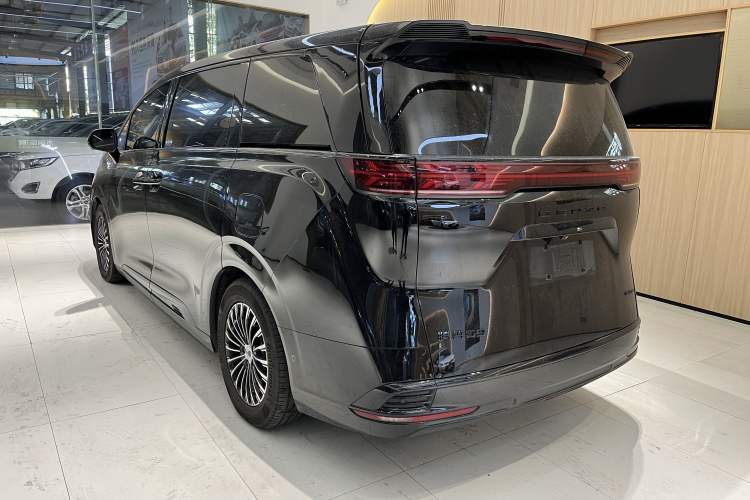 Used Denza D9 2024 DM-i 980 Four-Wheel Drive Flagship Model
