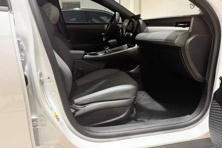 Used BYD Qin PLUS 2025 DM-i Smart Drive 55KM Leading Model
