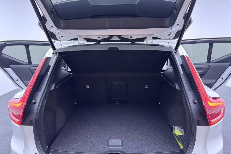 Used Volvo XC40 2024 B3 Zhiyuan Luxury Edition
