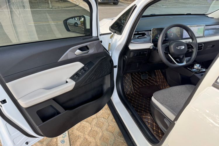 Used Geometry E Firefly 2024 301km Flowing Light
