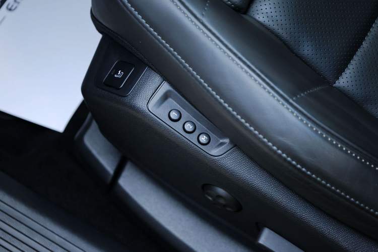 Used  7 2018 45THP Rivoli Pioneer Edition
