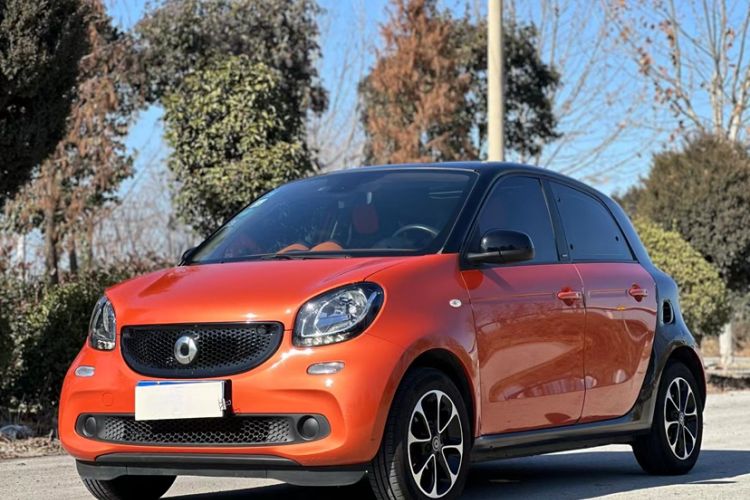 Used  forfour 2016 1.0L 52 kW Passion Edition
