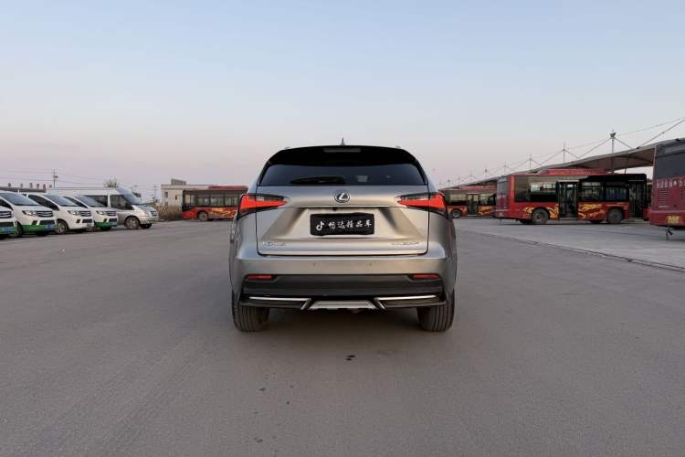 Used Lexus NX 2015 300h Front-Drive Fēngshàng Edition
