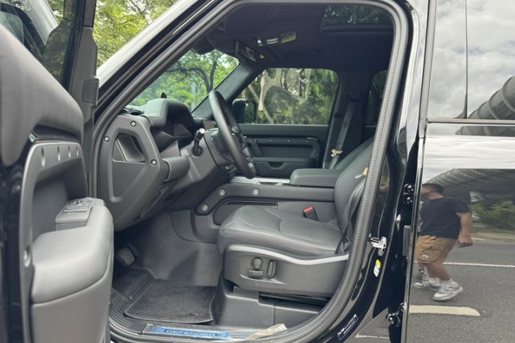 Used Land Rover Defender 2025 110 3.0T P400 – Dynamic HSE
