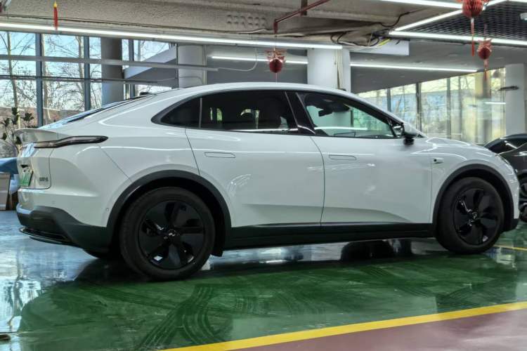 Used ONVO L60 2024 60 kWh Rear-Drive Version