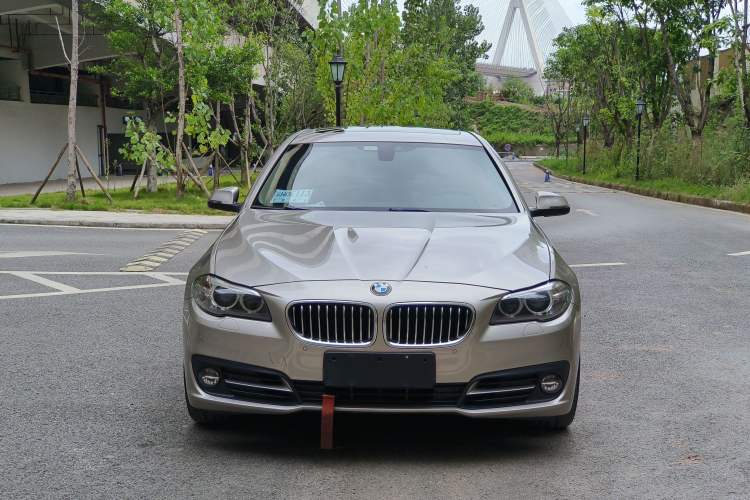 Used BMW 5 Series 2014 520Li Elegant Model
