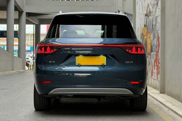 Used Hima AITO M9 2024 Range-Extended Ultra Version 52 kWh 5-Seater Model
