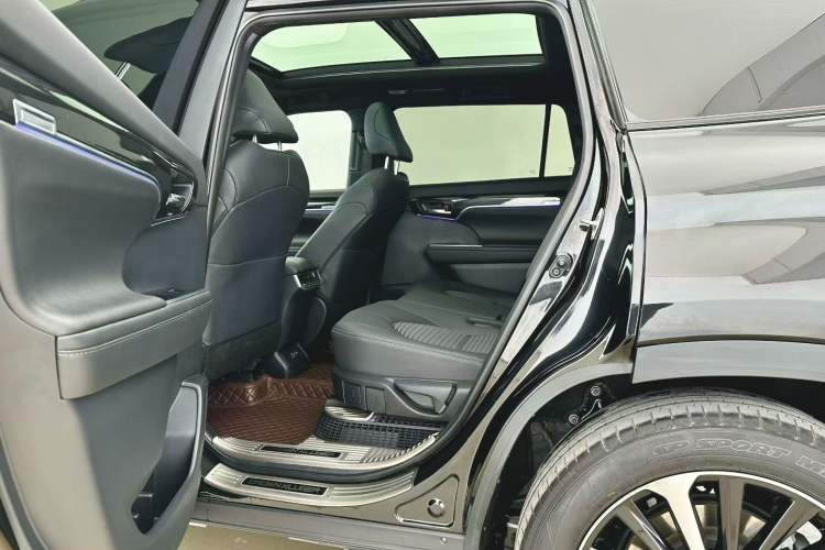 Used Toyota Crown Land Cruiser 2021 2.5L HEV Four-Wheel Drive Premium Edition
