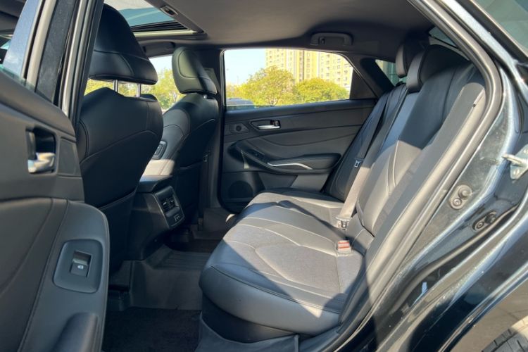 Used Toyota Avalon 2023 Dual-Engine 2.5L Luxury Edition