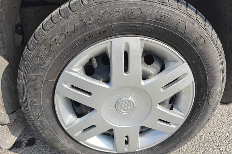 Used Buick Excelle 2013 1.5L Automatic Classic Model
