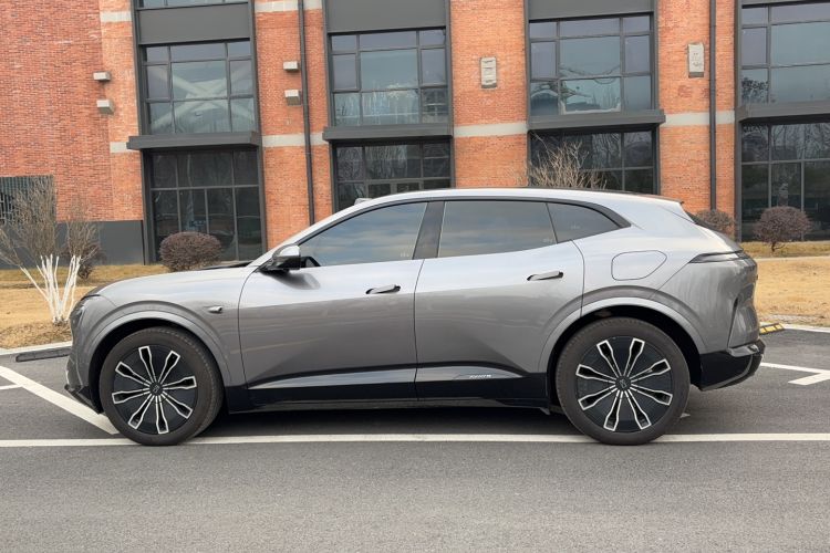 Used  07 2024 Max Extended-Range Edition