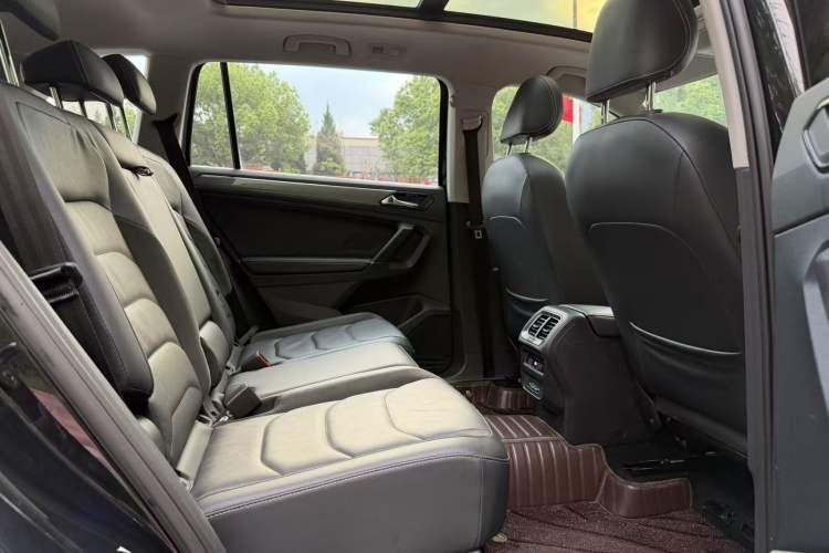 Used Volkswagen Tiguan L 2021 330TSI Automatic Two-Wheel Drive R-Line Enhanced Edition
