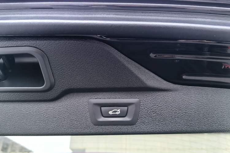 Used BMW X5 2017 xDrive28i
