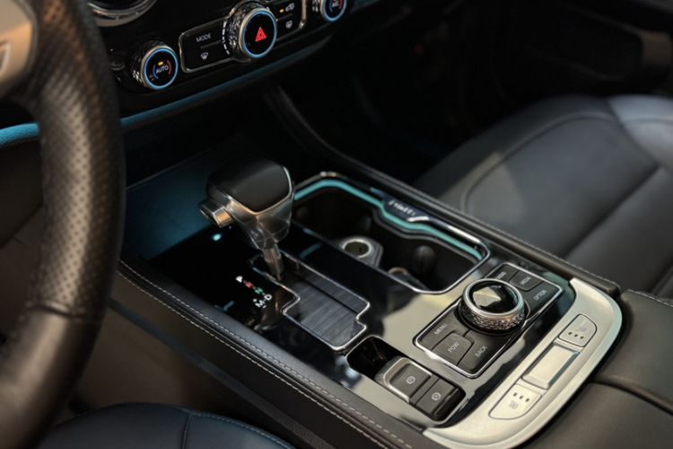 Used  BJ40 2019 2.3T Automatic Four-Wheel Drive Shengshi Huazhang Edition China VI Emission Standard